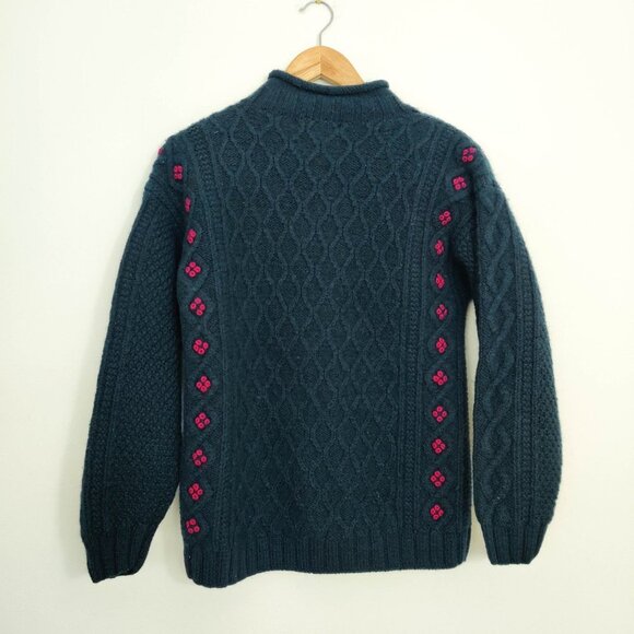 L.L. Bean Vintage Intarsia Floral Embroidered Teal Cable Wool Sweater Medium - Picture 5 of 8